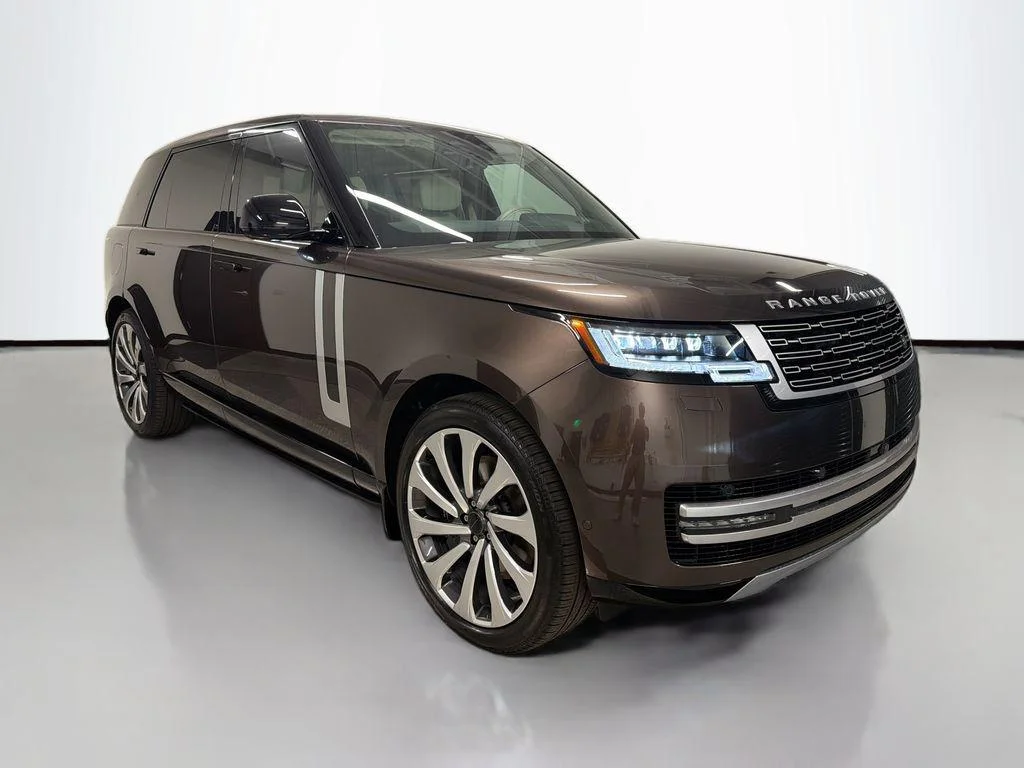 New 2026 Tourmaline Brown in Gloss finish Land Rover Autobiography image 7