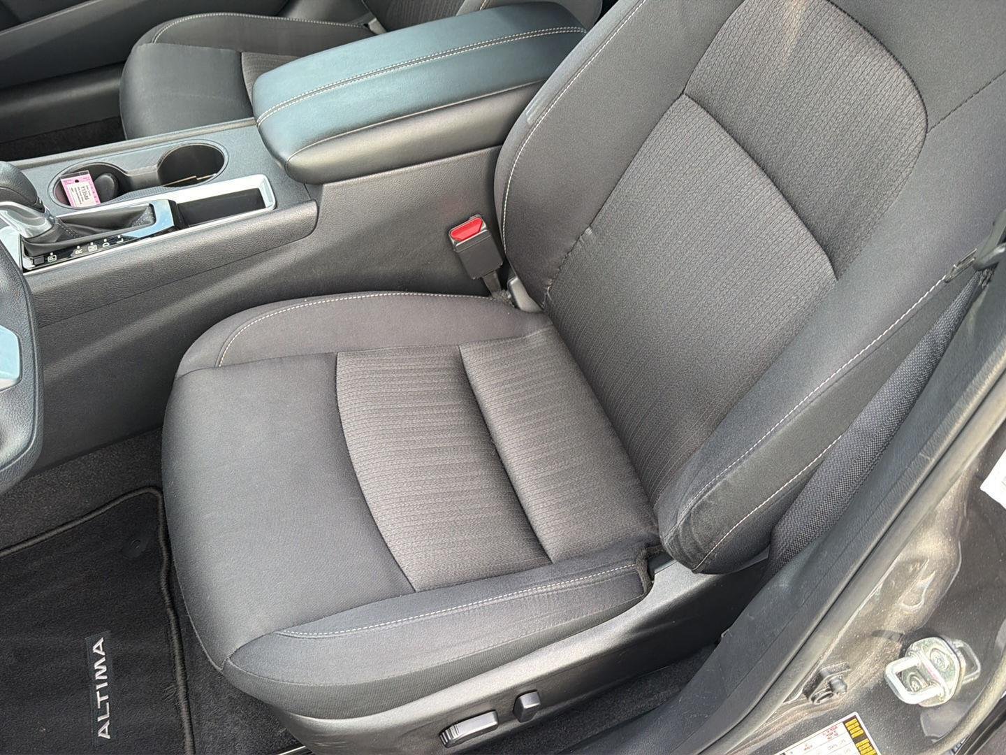 2025 Nissan Altima SV - Photo 29