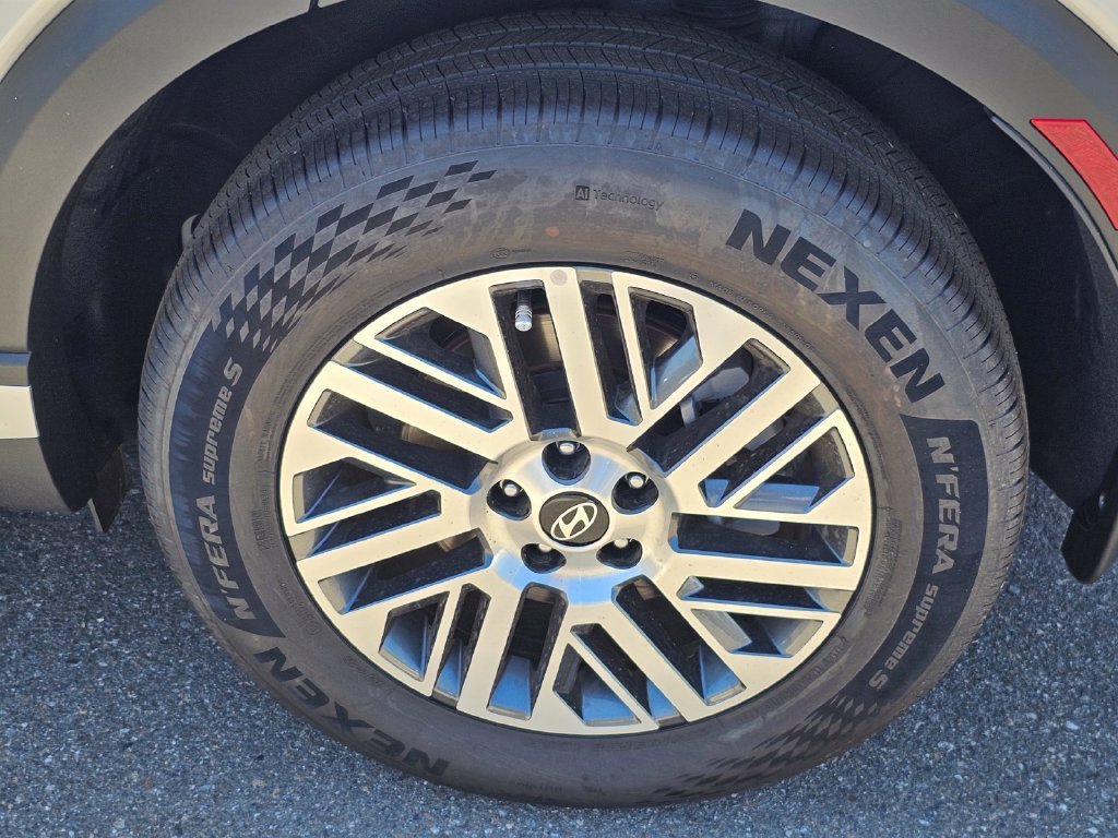 New 2026 Silver Hyundai SEL Premium image 8