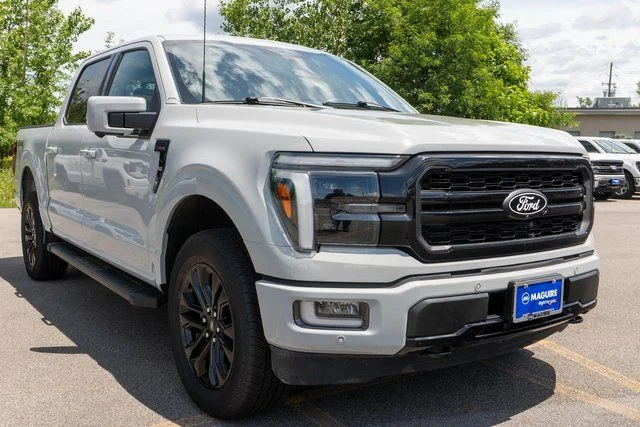 Used 2024 Gray Ford Lariat image 4