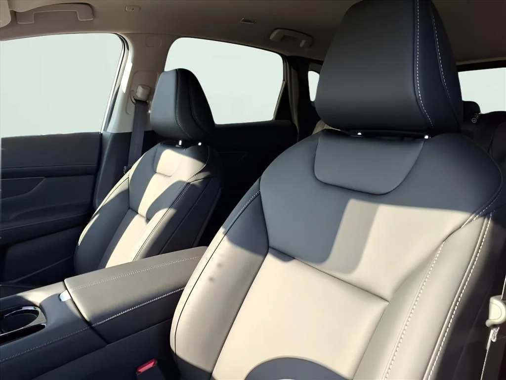 2025 Nissan Murano SV - Photo 18