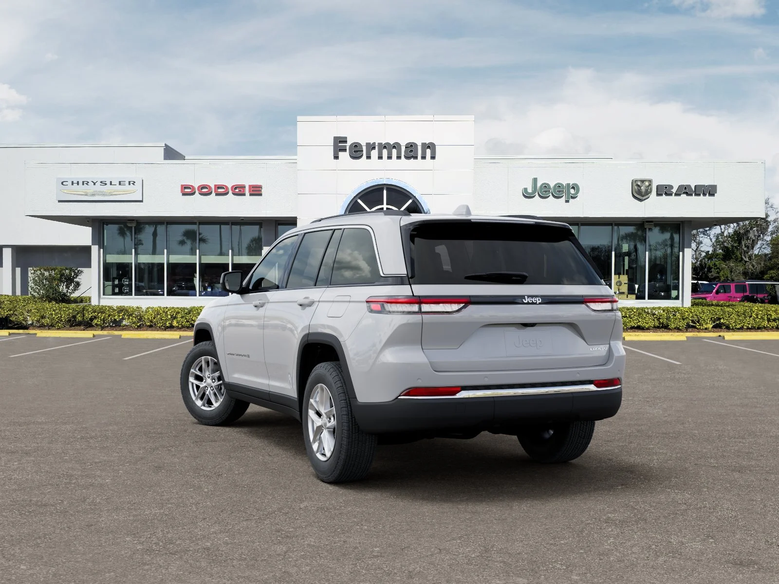New 2026 Bright White Clear-Coat Exterior Paint Jeep Laredo X image 4