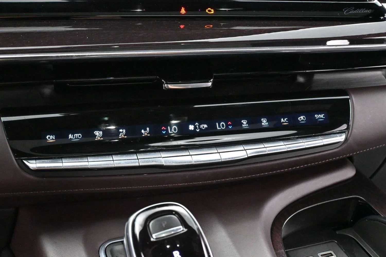 Used 2021 Crystal White Tricoat Cadillac Sport Platinum image 28