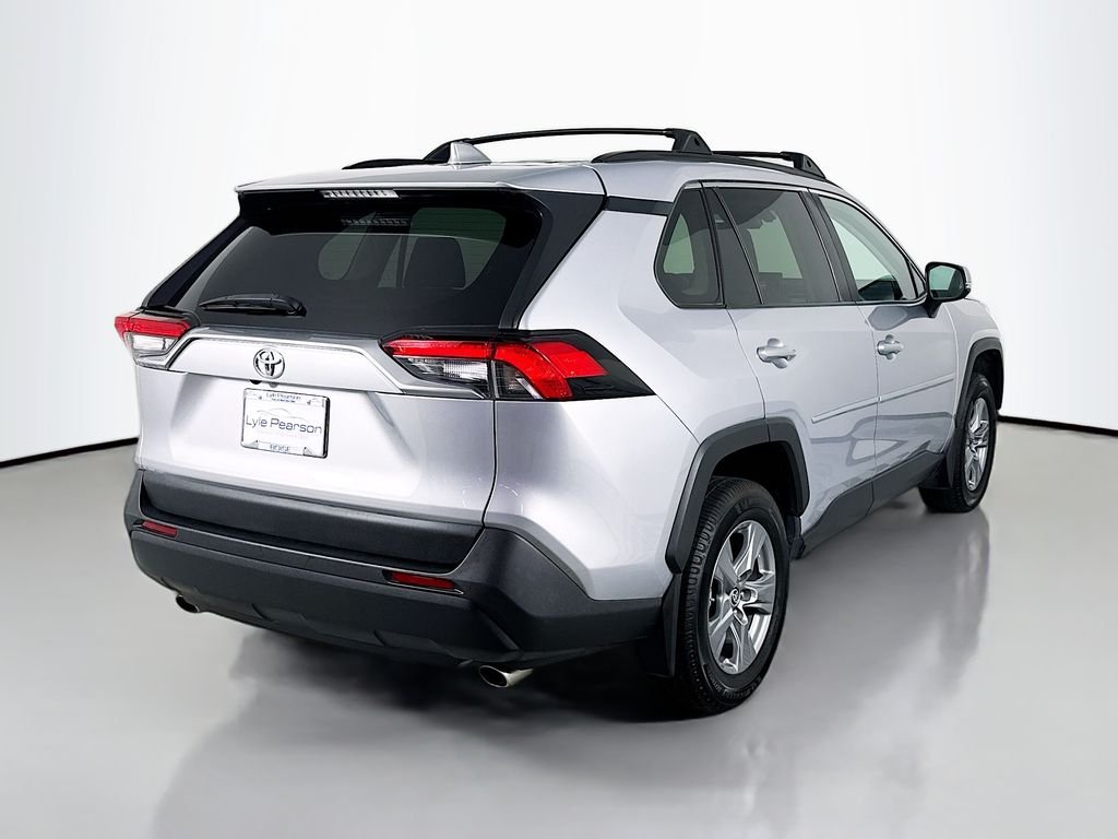 Used 2022 Silver Toyota XLE image 9