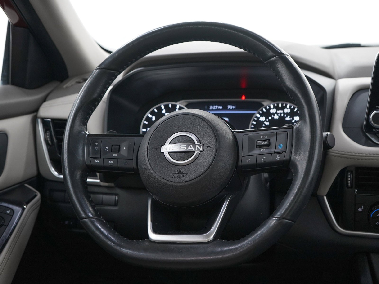 Used 2023  Nissan SV image 17