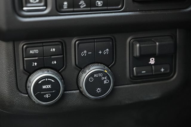 Used 2022 Black Chevrolet High Country image 20