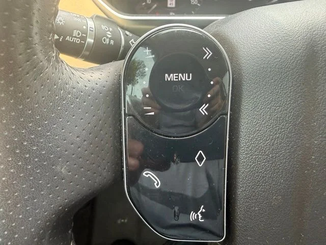 Used 2020 Black Land Rover HSE image 12