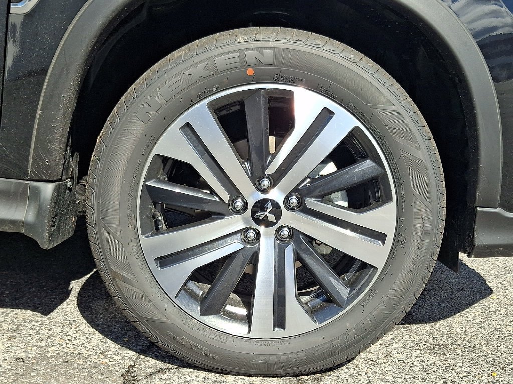 New 2026 Black Mitsubishi 2.0 SE image 5