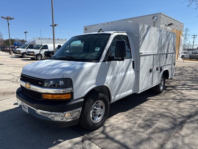 New 2025 Summit White Chevrolet 1WT image 1