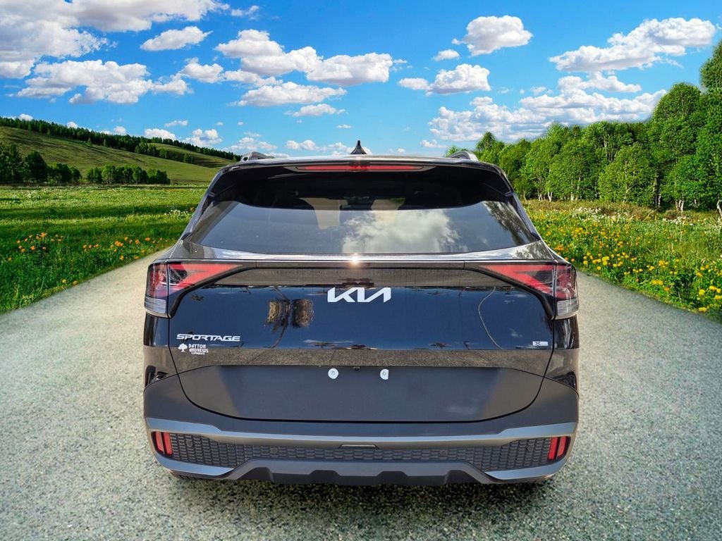 Used 2023 Black Kia X-Line image 5