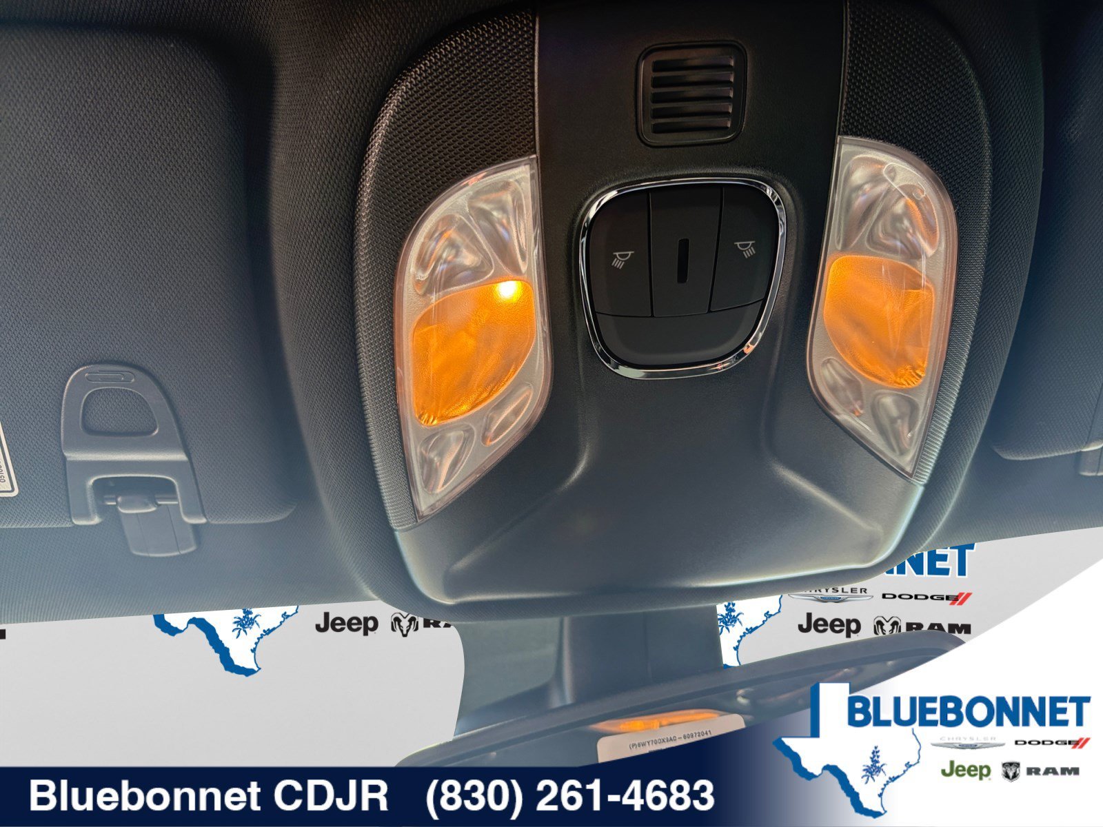 New 2026 Silver Zynith Metallic Clearcoat Jeep Latitude image 28