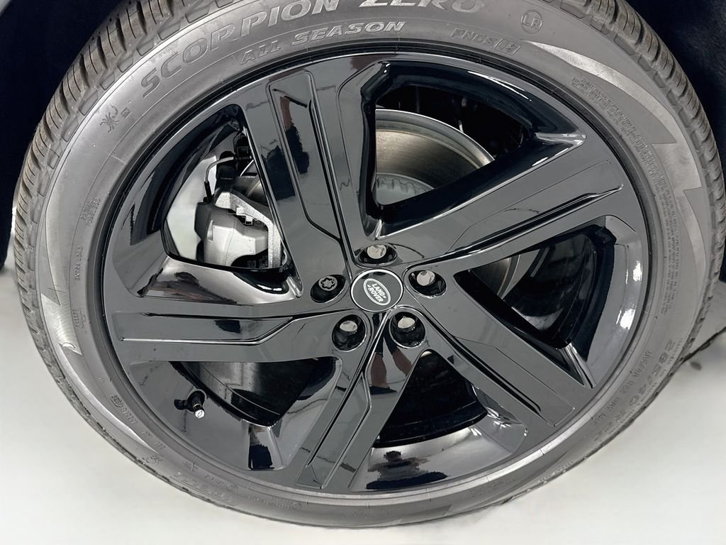 New 2026 Fuji White Land Rover S image 32