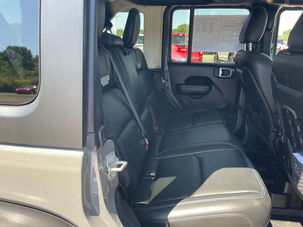 Certified Used 2023 Sting-Gray Clearcoat Jeep Rubicon image 27