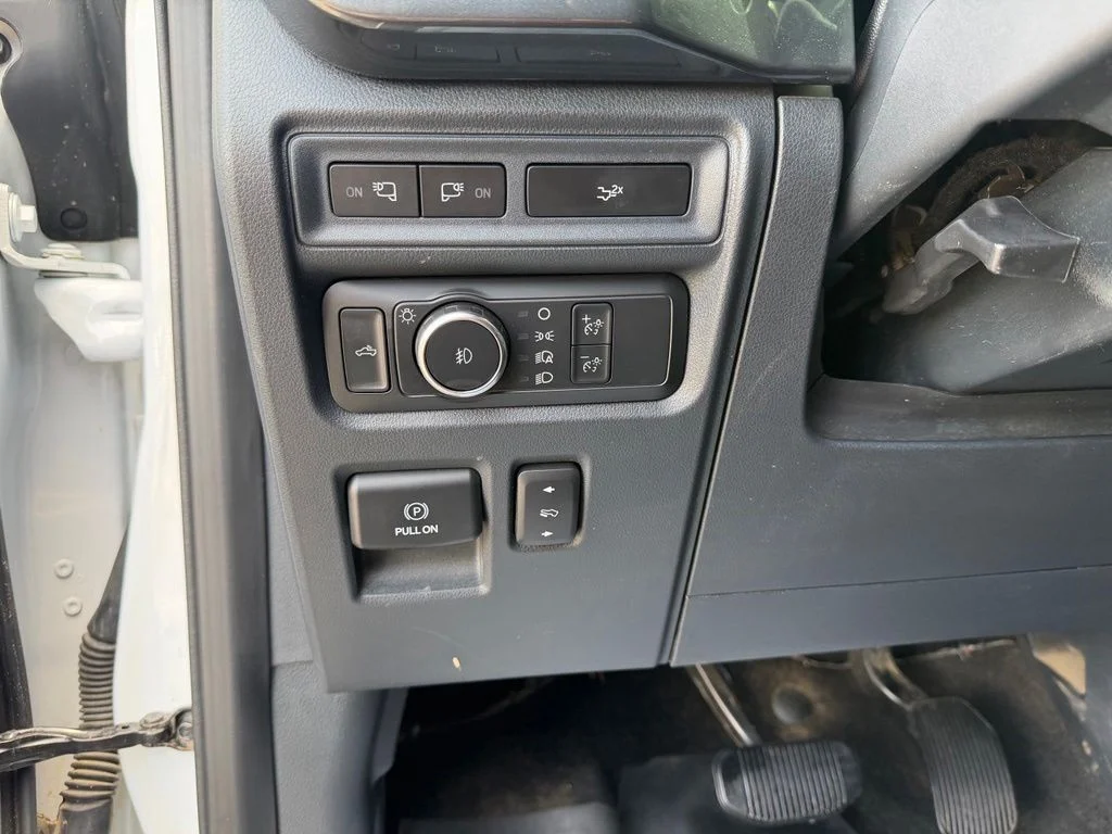 Used 2022 White Ford XLT image 25