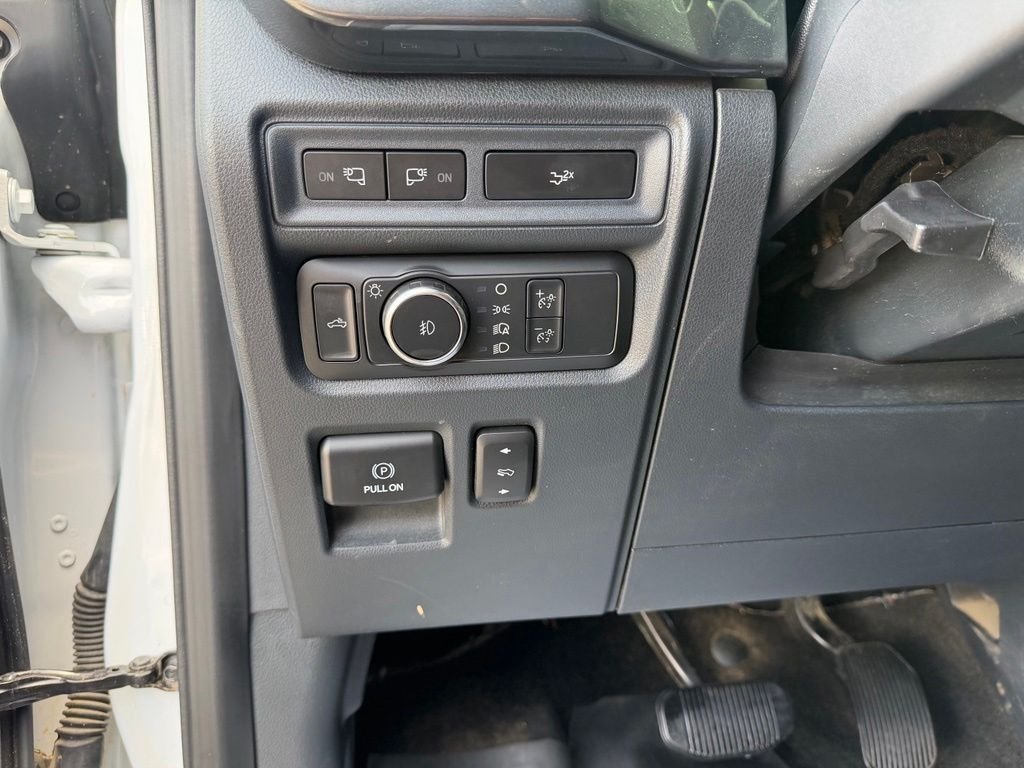 Used 2022 White Ford XLT image 25