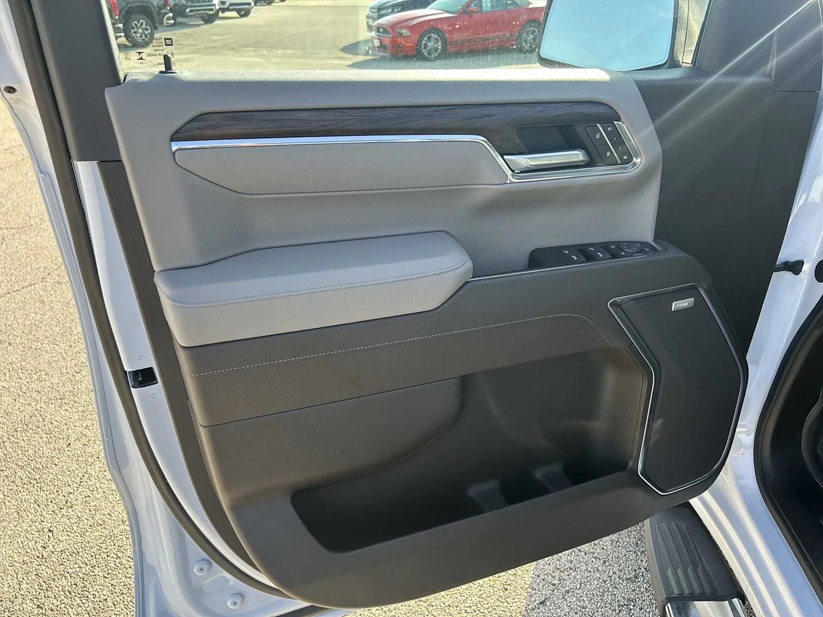 2026 GMC Sierra 1500 SLT - Photo 23