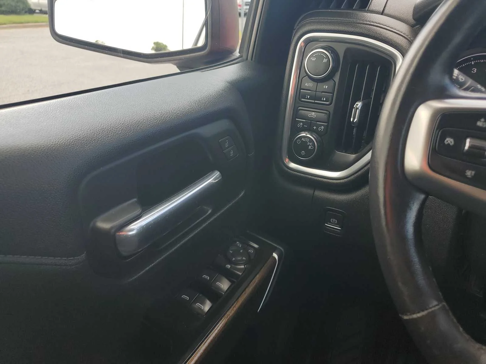 Used 2019 RED HOT Chevrolet LT image 18