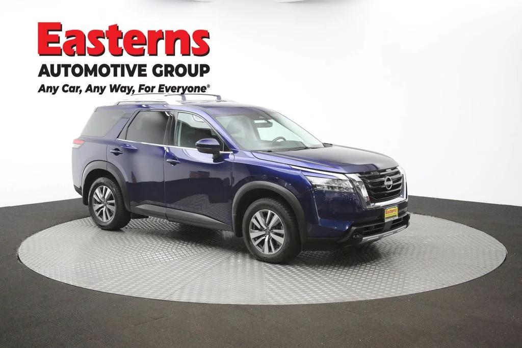 Used 2023 Blue Nissan SL image 49
