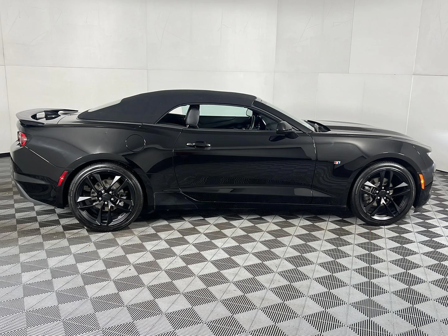 Used 2023 Black Chevrolet 1LT image 4