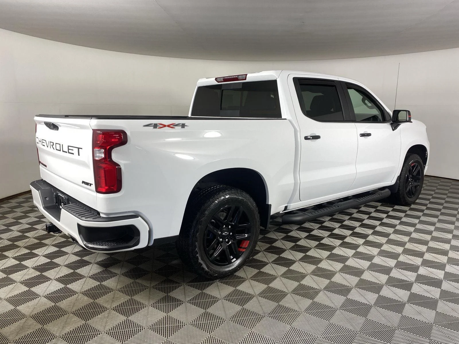 Used 2024 Summit White Chevrolet RST image 7