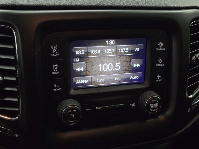 Used 2018 Diamond Black Crystal Pearlcoat Jeep Sport image 17