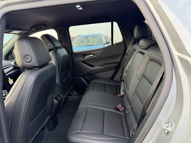 2027 Chevrolet Equinox LT - Photo 8