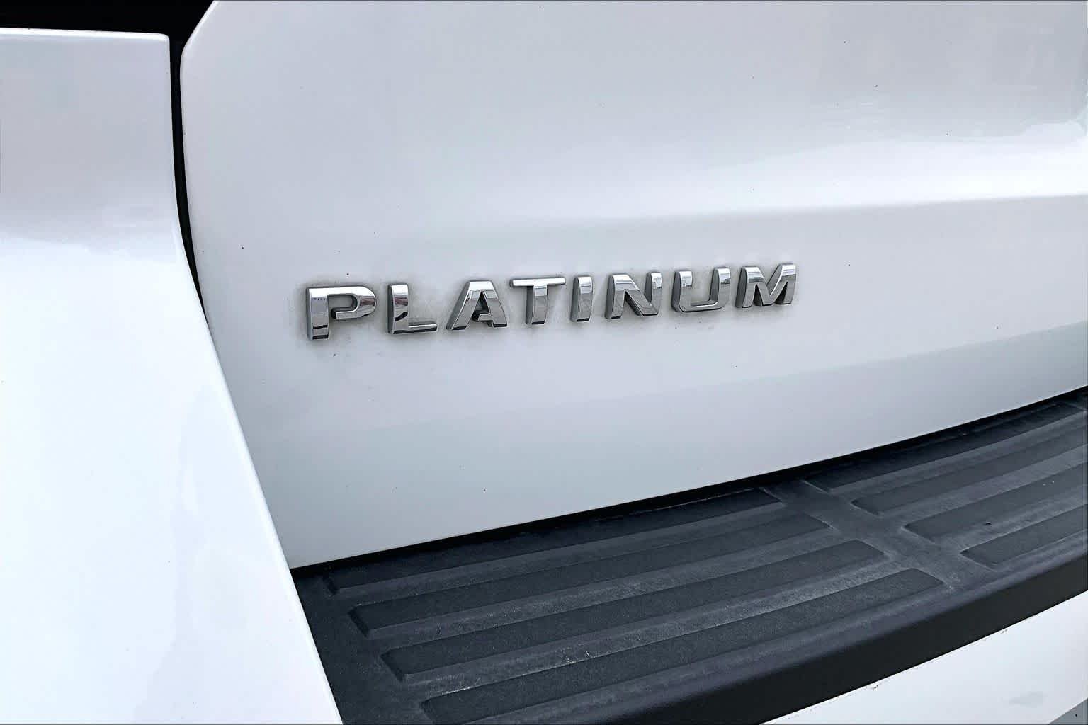 Used 2023 Star White Metallic Tri-Coat Ford Platinum image 20