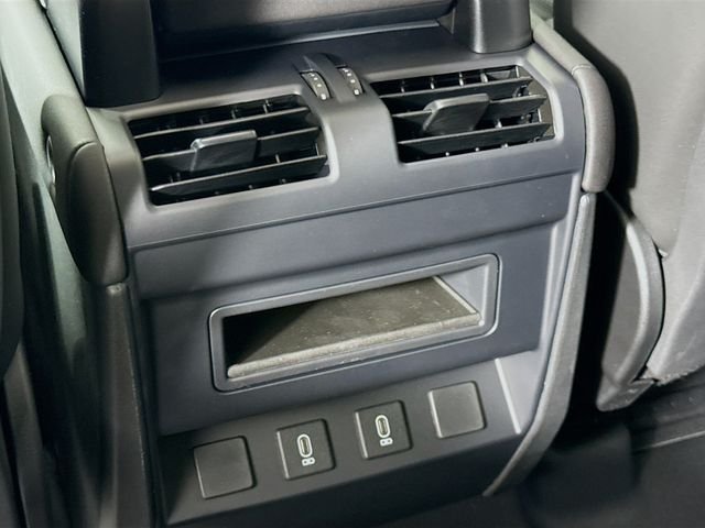New 2026 Fuji White Land Rover X-Dynamic SE image 27