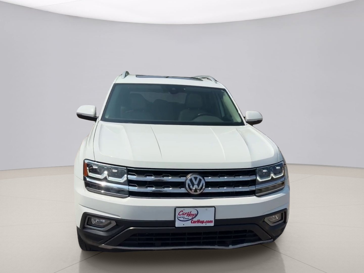 Used 2018 White Volkswagon SEL PREMIUM image 8