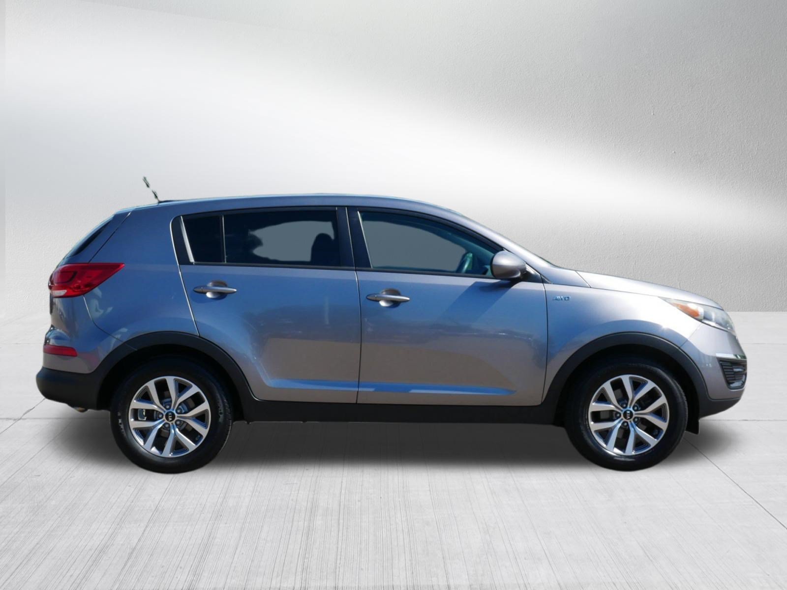 Used 2015 Mineral Silver Kia LX image 8