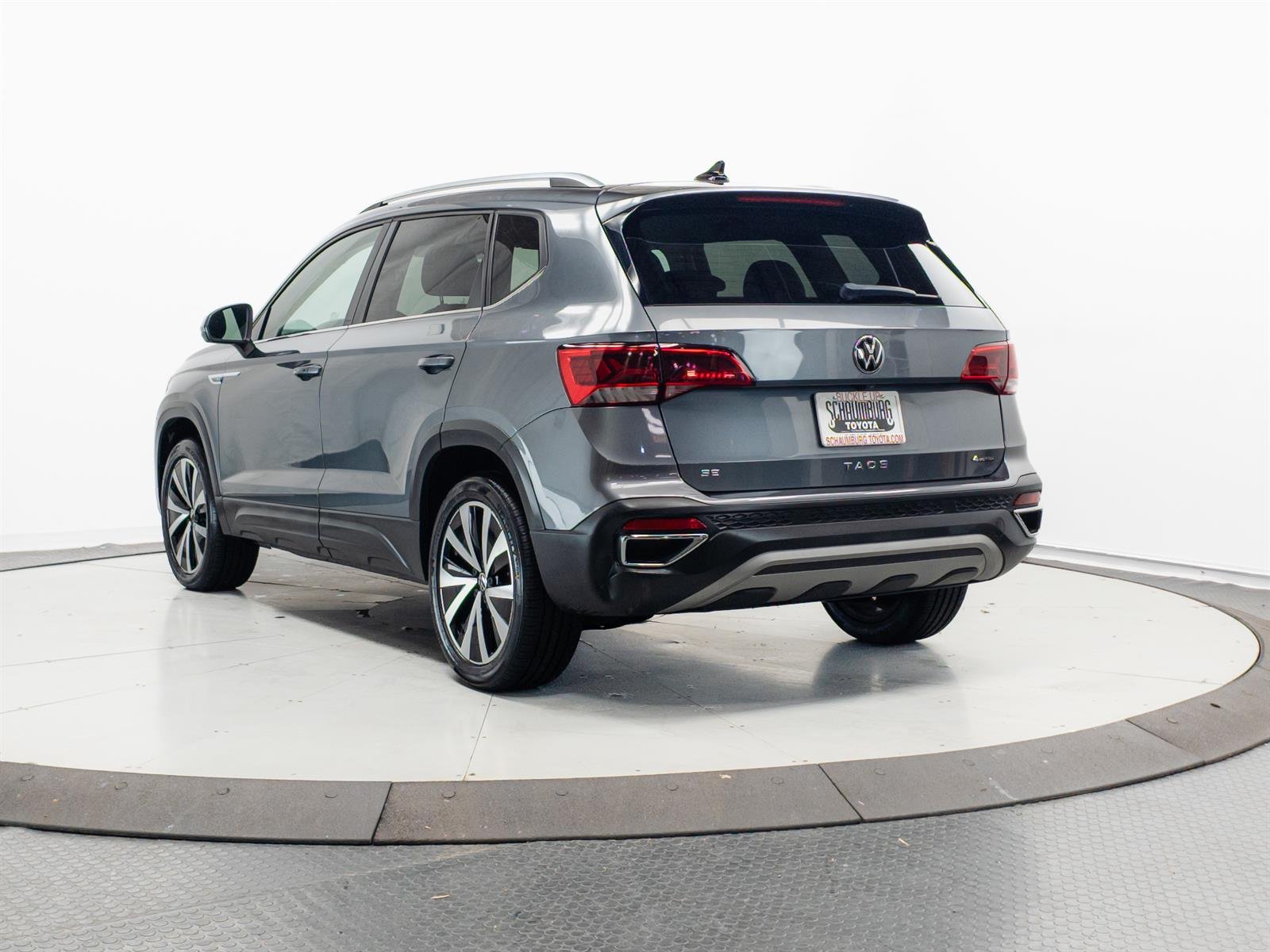Used 2022 Gray Volkswagen 1.5T SE image 8