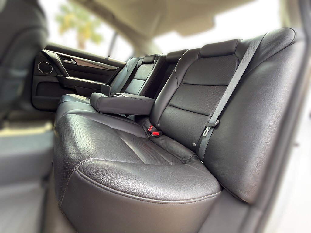 Used 2013 SILVER Acura w/Tech image 9
