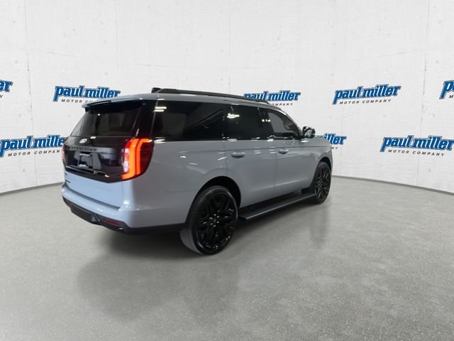 New 2027 Gray Ford Platinum image 11