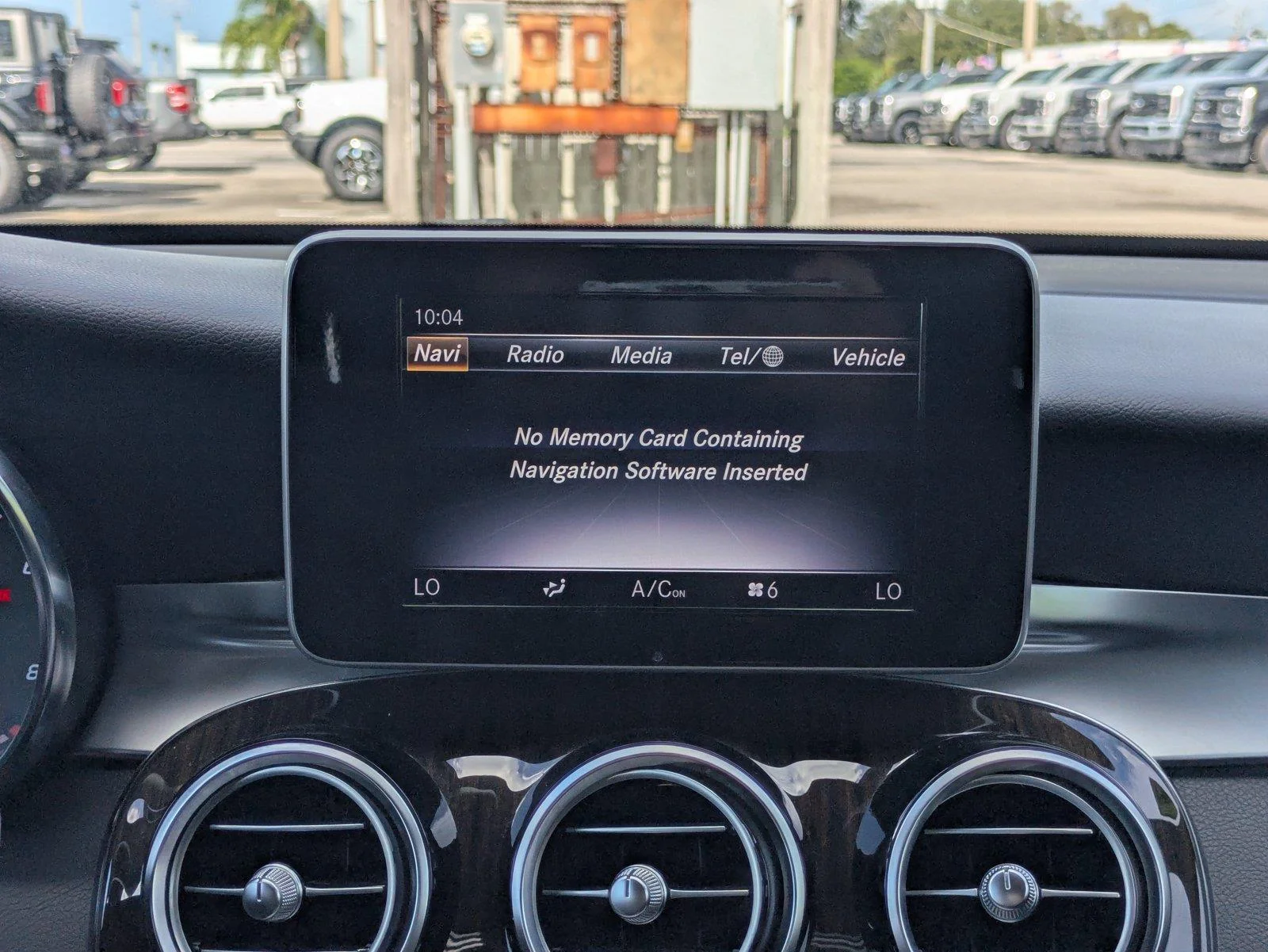Used 2018 White Mercedes-Benz GLC 300 image 19