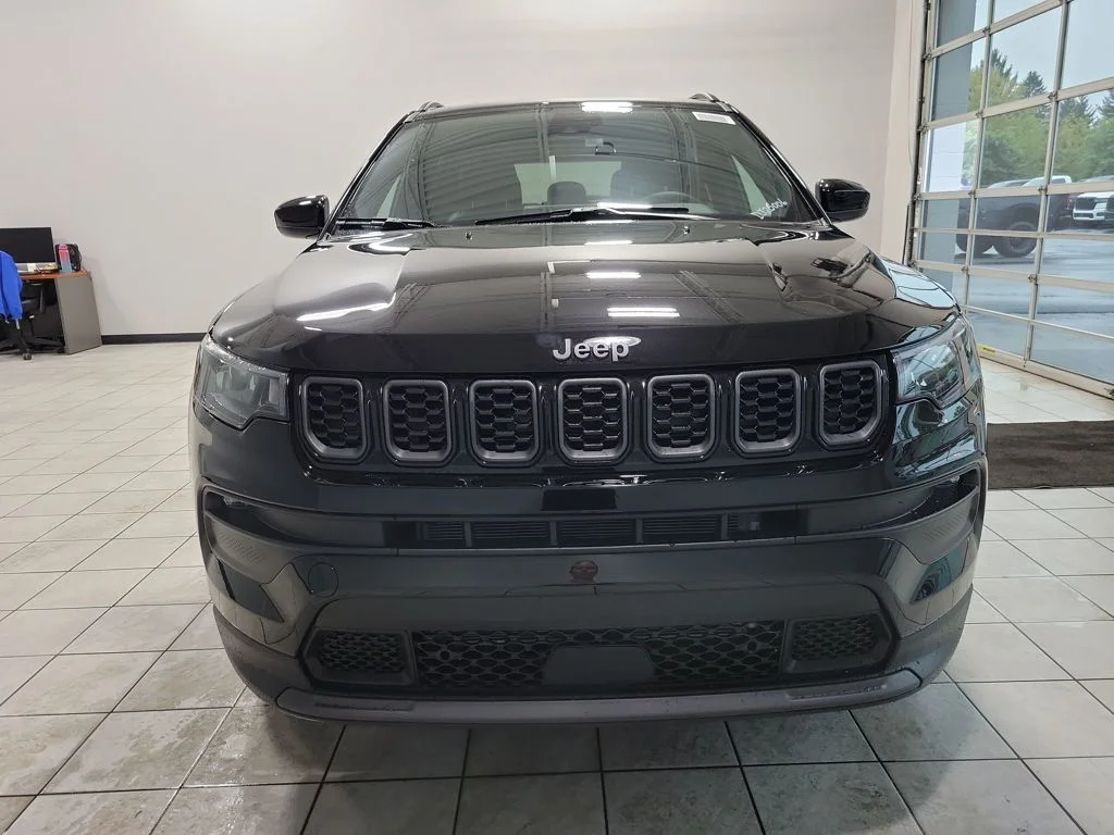 New 2026 Diamond Black Crystal Pearlcoat Jeep Latitude image 3