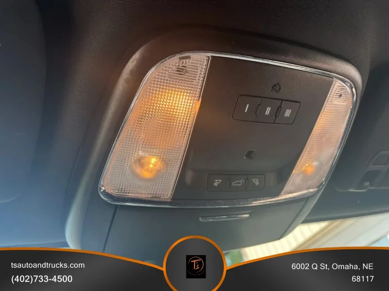 Used 2019 Black Jeep Upland Sport Utility 4D image 27