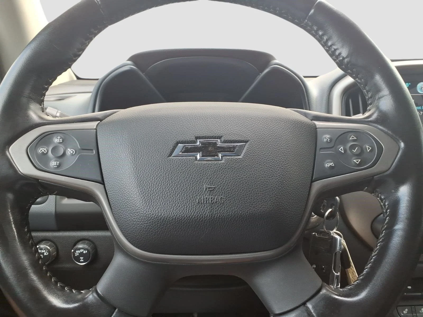 Used 2018 Satin Steel Metallic G9k Chevrolet Z71 image 23