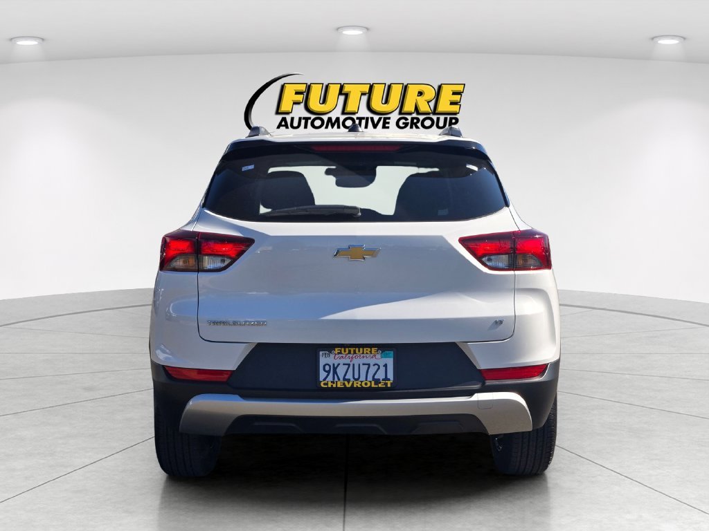 Used 2023 White Chevrolet LT image 5