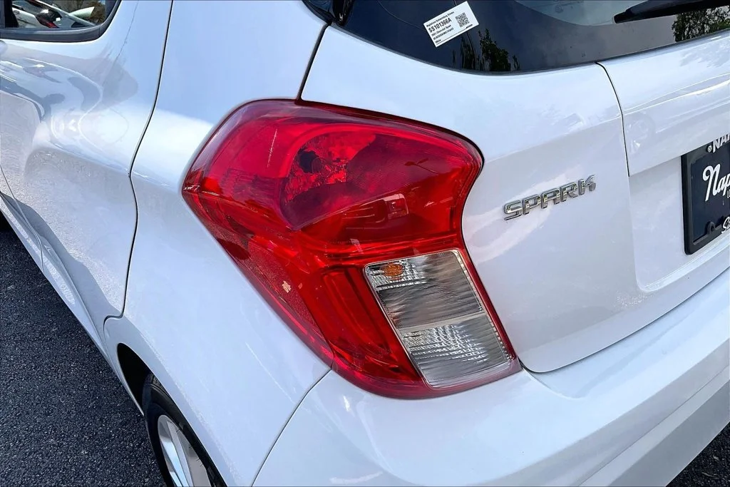 Used 2021 White Chevrolet 1LT image 33