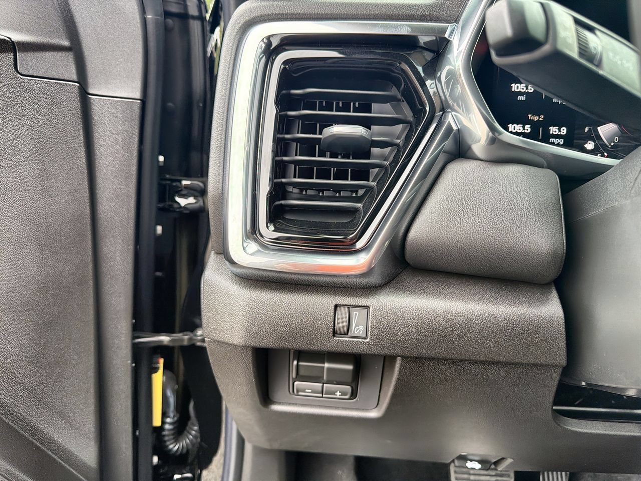 New 2026 Onyx Black GMC Elevation image 15