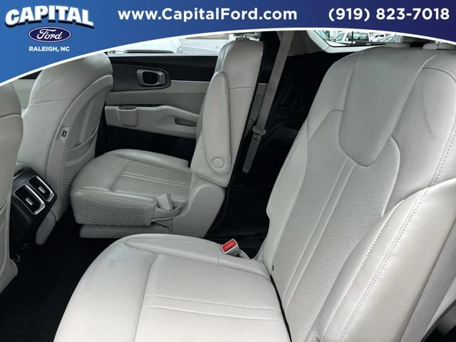 Used 2022 Gray Kia EX image 18