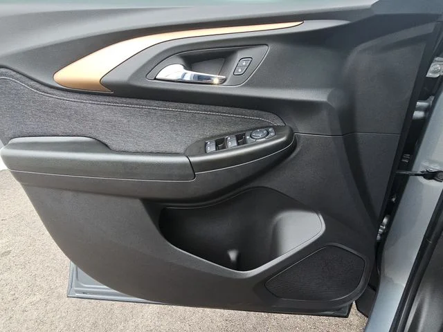Used 2023 Gray Chevrolet ACTIV image 26