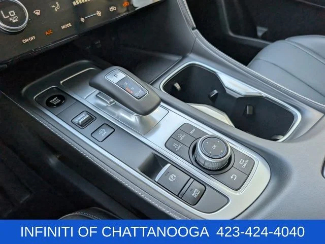 Certified Used 2026 Green INFINITI LUXE image 17