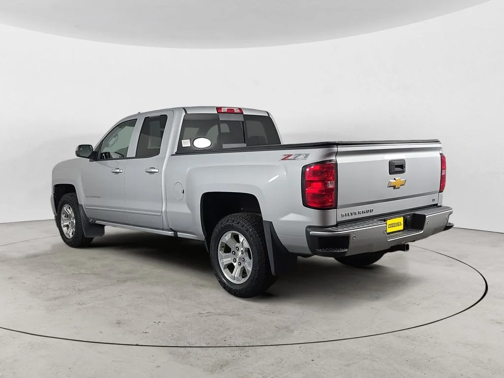 Used 2016 Silver Ice Metallic Chevrolet LT image 7