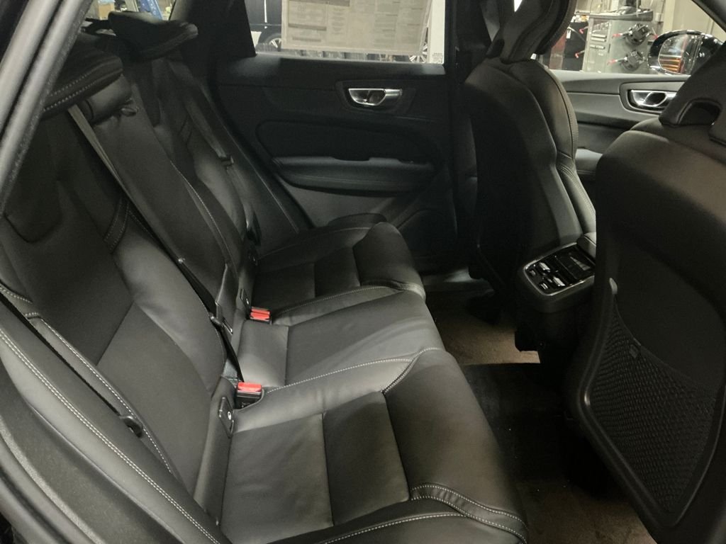 New 2026 Black Volvo B5 Ultra Black Edition image 12