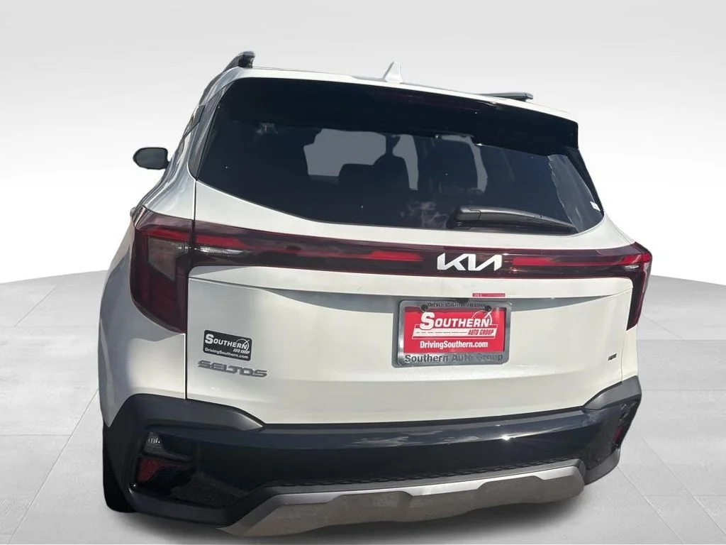 Used 2024 White Kia SX image 16