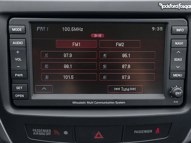 Used 2014  Mitsubishi ES image 9