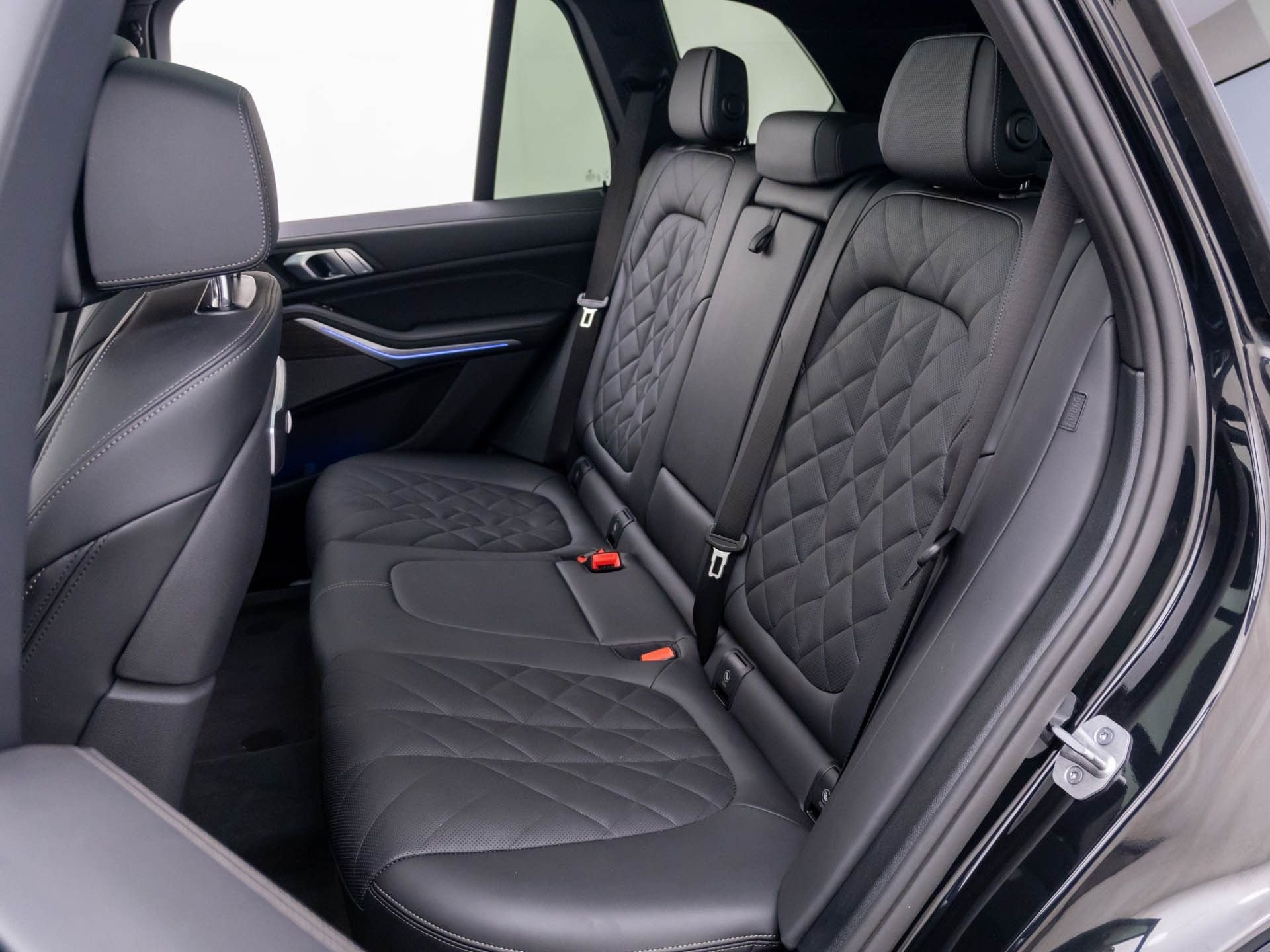 Used 2026 Black BMW xDrive50e image 18