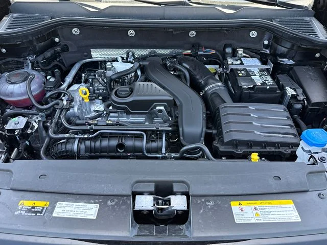 New 2026 Deep Black Pearl Volkswagen 1.5T SE image 14