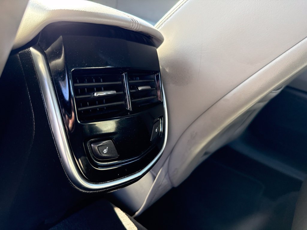 Used 2014 Gray Cadillac Luxury image 21